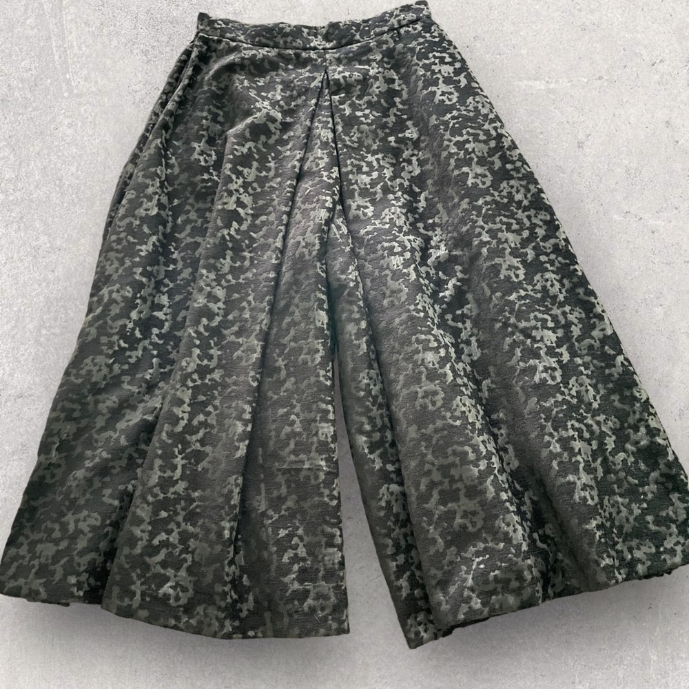 NWT Banana Republic Gaucho Split Skirt Black Velvet Pants Skirt Size 6